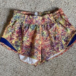 NWOT Lululemon Hotty Hot Shorts SEAWHEEZE 2019 4"